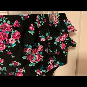 🌺 Floral plus Swim Bottom 🌸